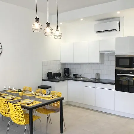 Lumea 80m2 Climatise Parking Proche Sanctuaire Apartment *