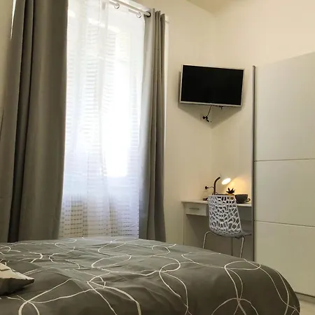 Lumea 80 M2 Climatise Parking Proche Sanctuaires דירה לורדה