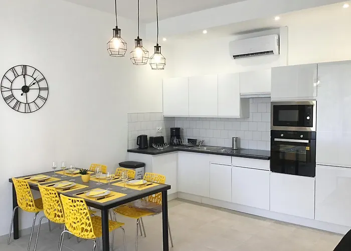 Lumea 80 M2 Climatisé Parking Proche Sanctuaires Appartement *